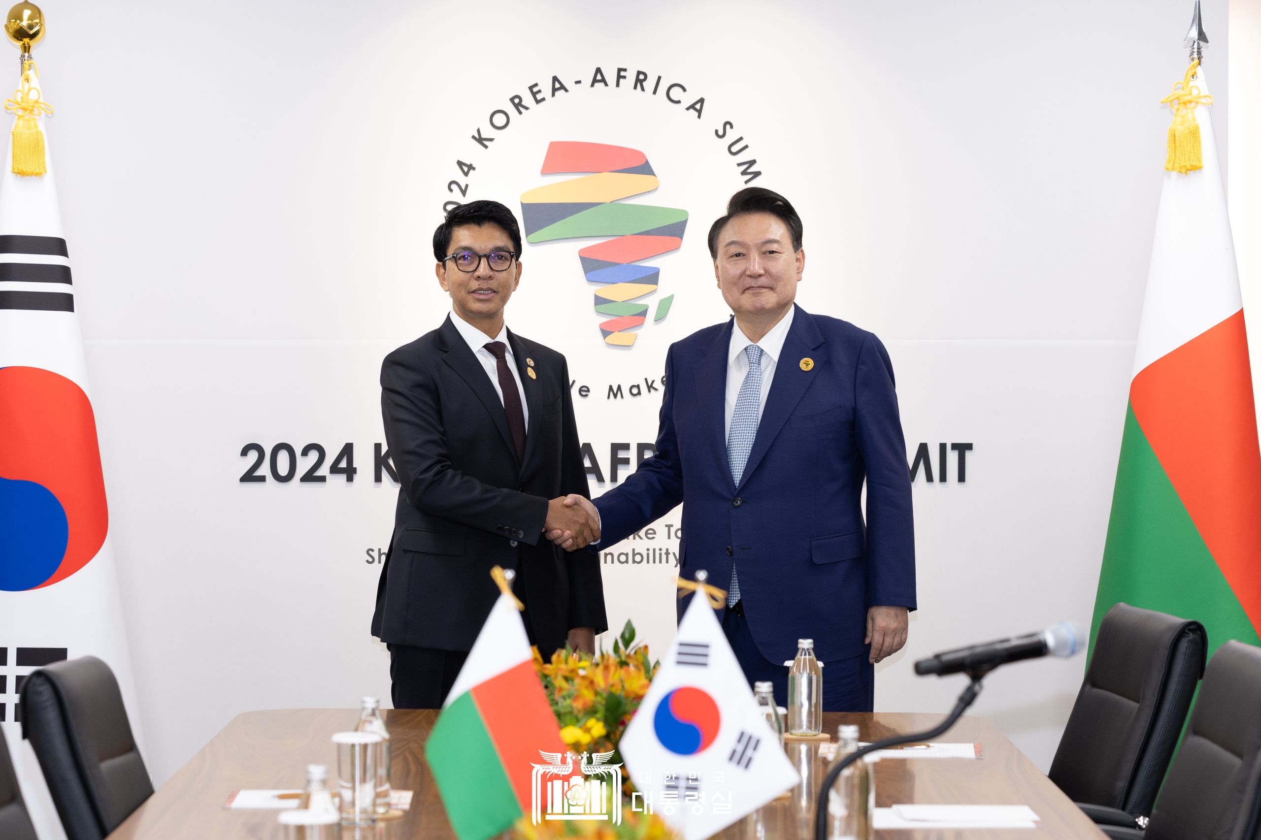 윤석열 대통령, 한-아프리카 정상회의 계기 4개 아프리카 국가 정상들과 양자회담 개최(6.4 오후)